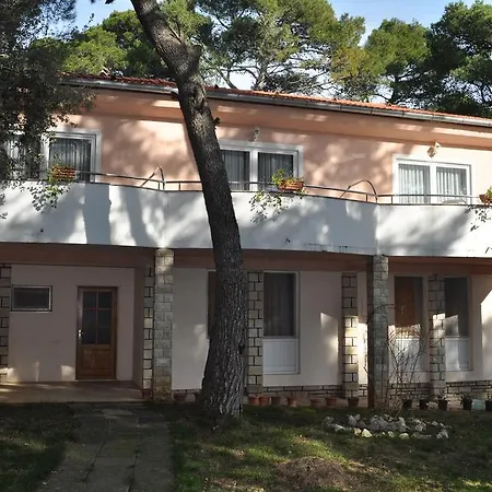 Apartments Diana & Josip Biograd Na Moru Exterior foto